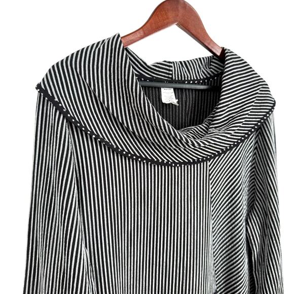 Moonlight by Y & S Plus Size XXL 2X Black White Wearable Art Blouse Shirt Top - Picture 3 of 6